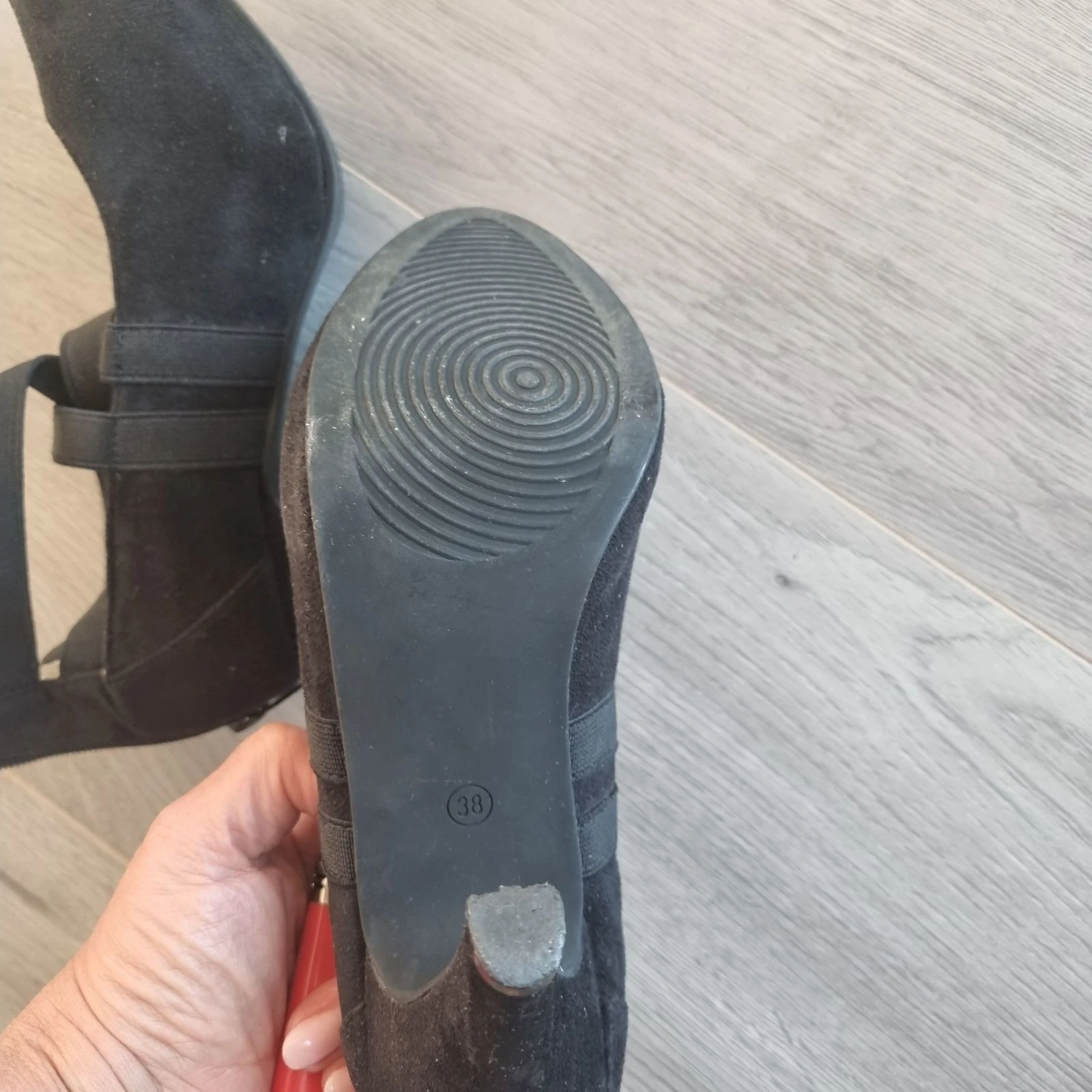 Hot Item Black Pumps with Straps – Size 38 – photo 7
